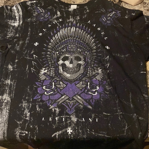 Black lable slightly worn. - Picture 1 of 2